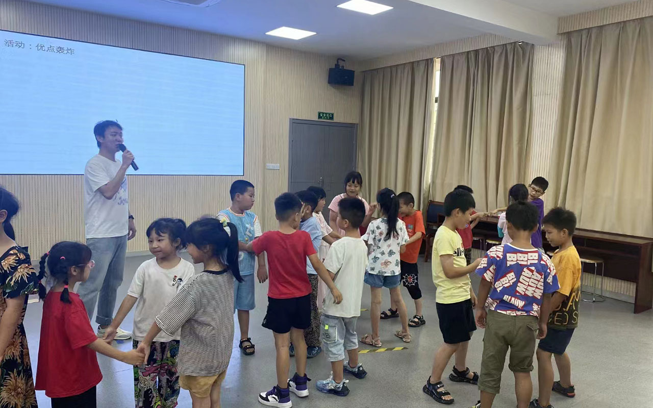 柳城龙观乡中心学校